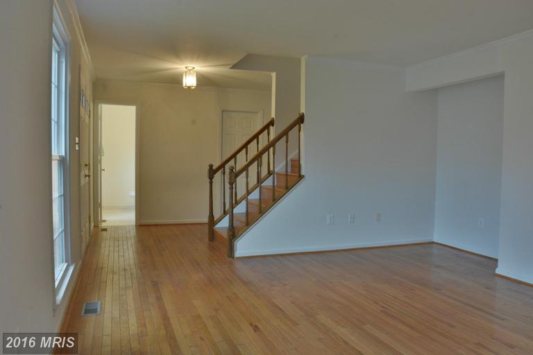 8046 Merry Oaks Ct