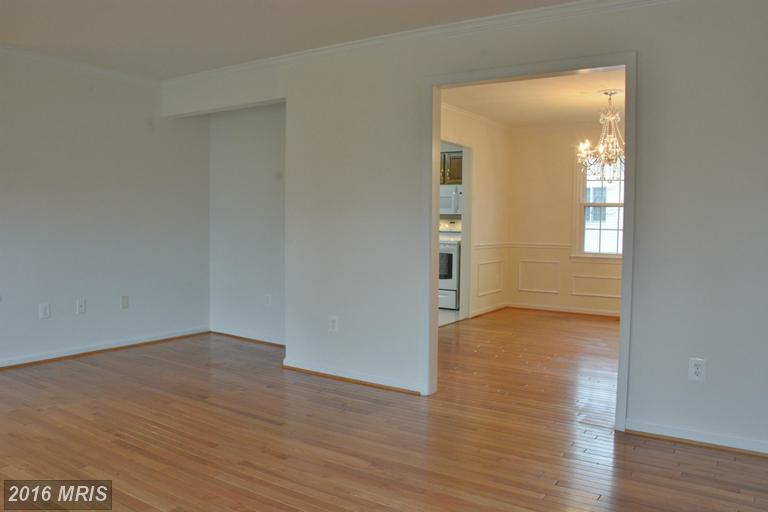 8046 Merry Oaks Ct