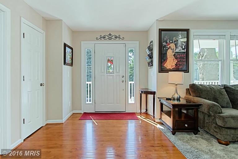 For Sale: 4036 Poplar St Fairfax, VA 22030