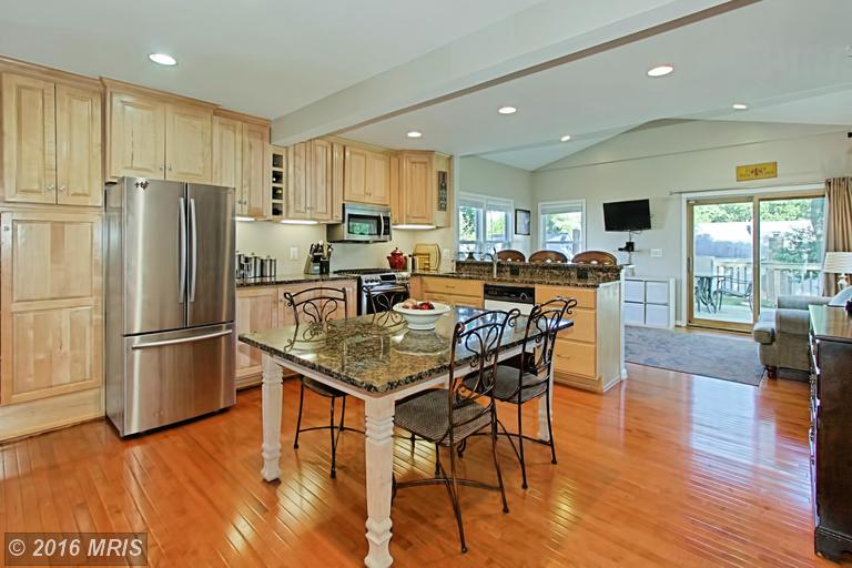 For Sale: 4036 Poplar St Fairfax, VA 22030