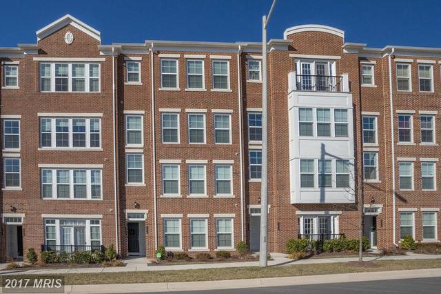 2903 Bleeker St #104