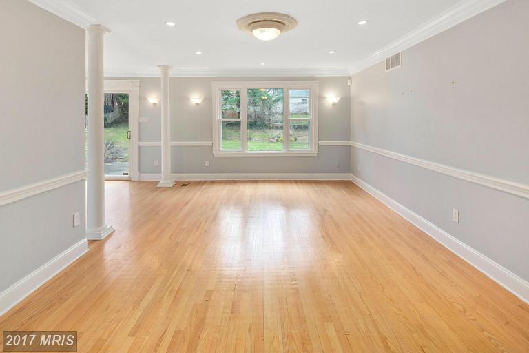 3811 Hemlock Way
