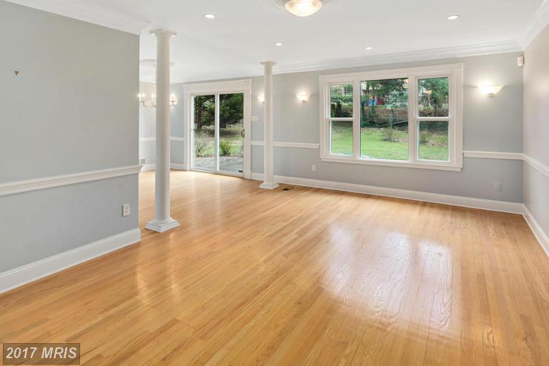 3811 Hemlock Way