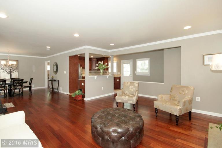 8716 Leroy Pl