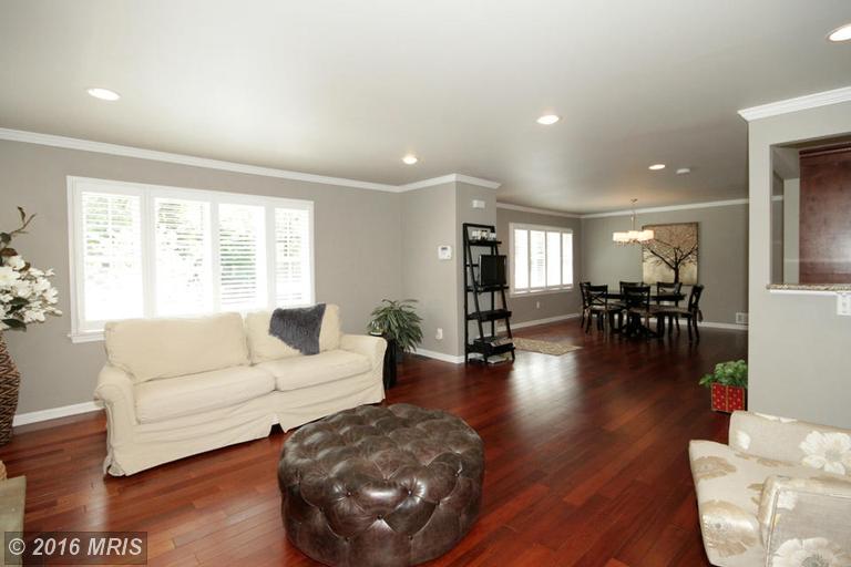 8716 Leroy Pl