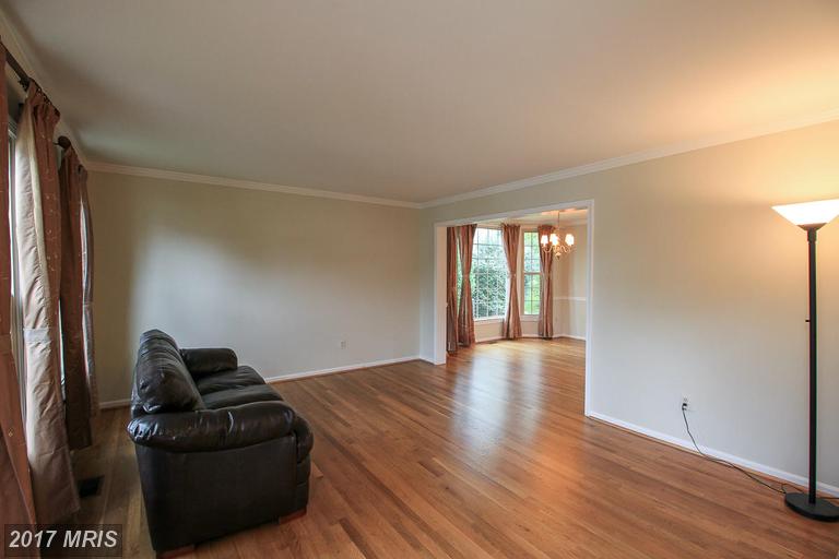13305 Pearsall Ln
