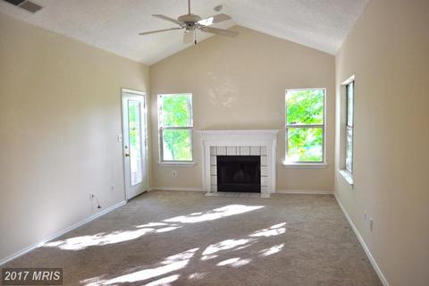 4409 Fair Stone Dr #305