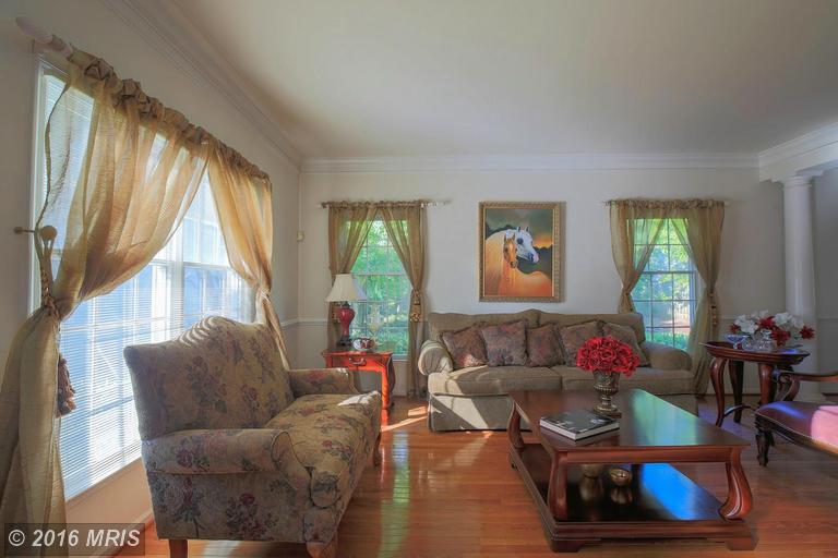 For Sale: 3811 Hunt Manor Dr Fairfax, VA 22033