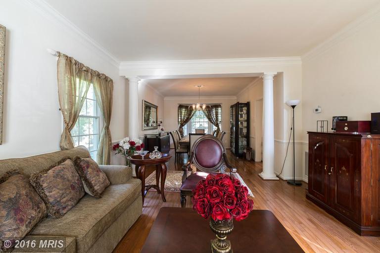 For Sale: 3811 Hunt Manor Dr Fairfax, VA 22033