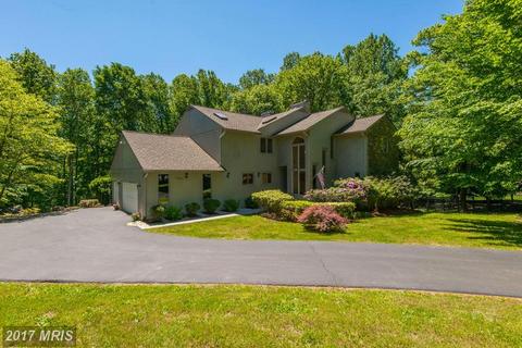 10896 Woodleaf Ln