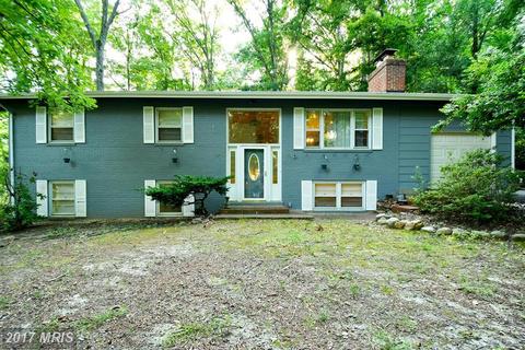 6109 Clearbrook Dr