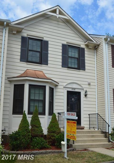 8496 Laurel Oak Dr