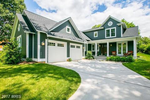405 Nelson Dr NE