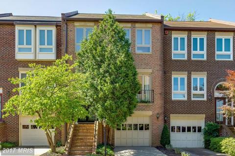 9523 Bastille St #1-401