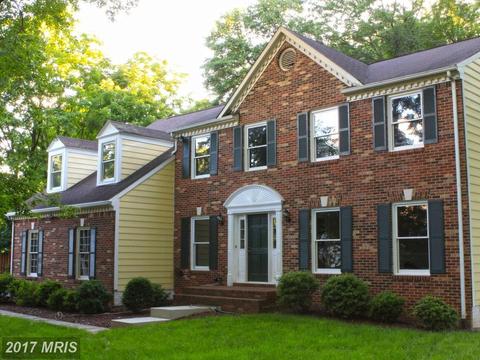 563 Malcolm Rd NW