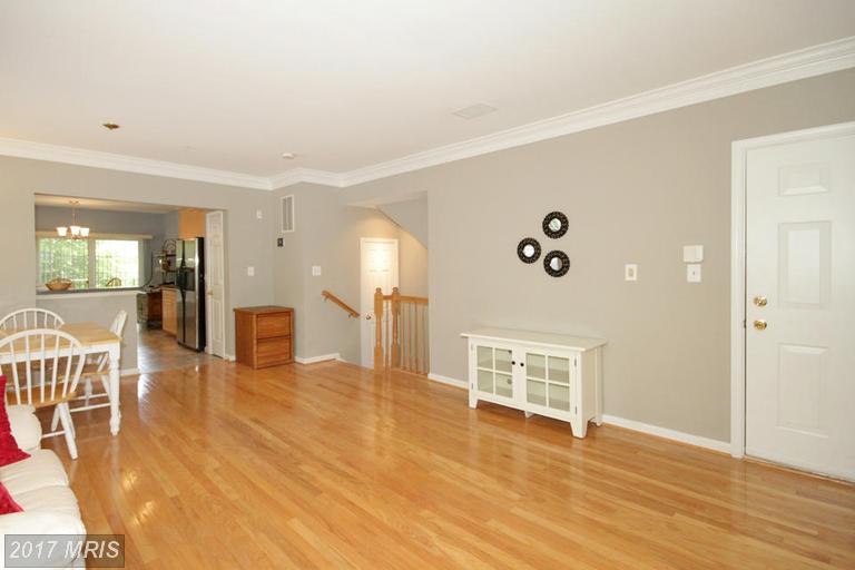 1524 Lincoln Way #111