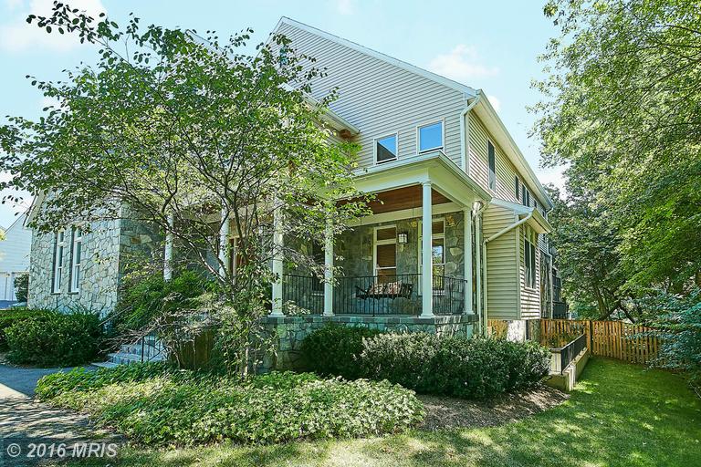 2113 Woodford Rd