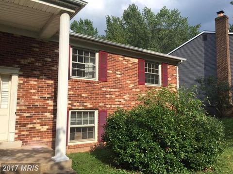 5693 Roundtree Dr