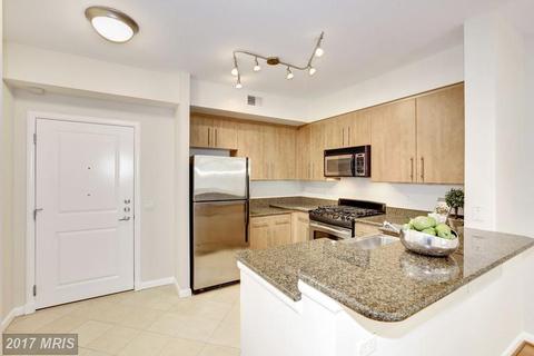 901 Monroe St N #913