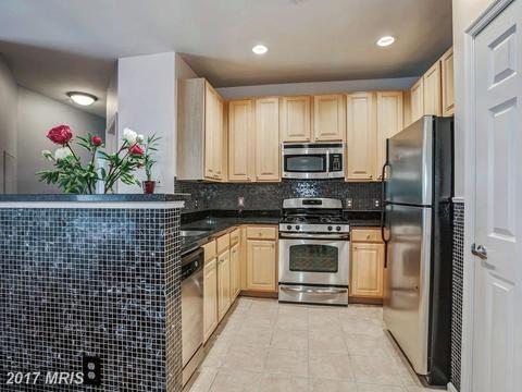 2720 Arlington Mill Dr #907