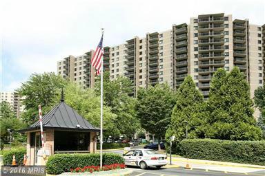 203 Yoakum Pkwy #807
