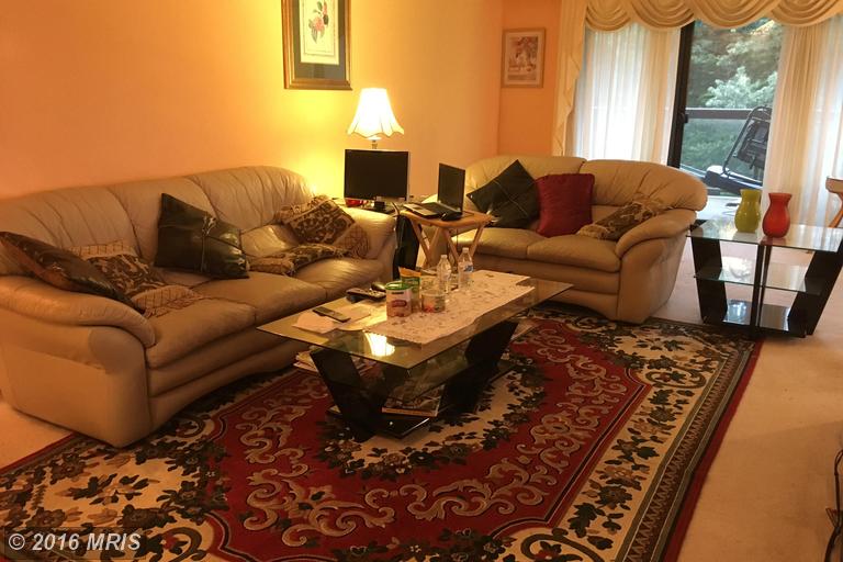 203 Yoakum Pkwy #807