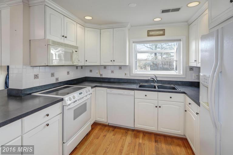 3702 Hampton Ct