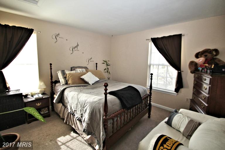 2059 Huntington Ave #205
