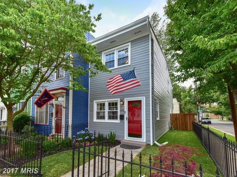 318 Prince St #5