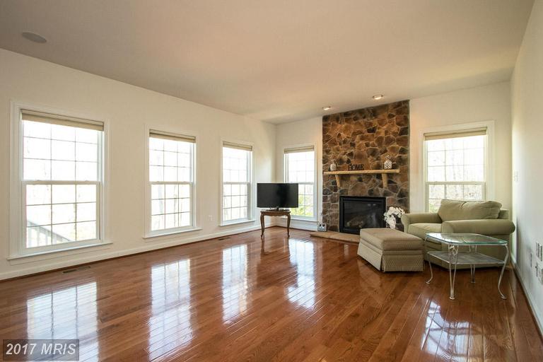 18 Puri Ln