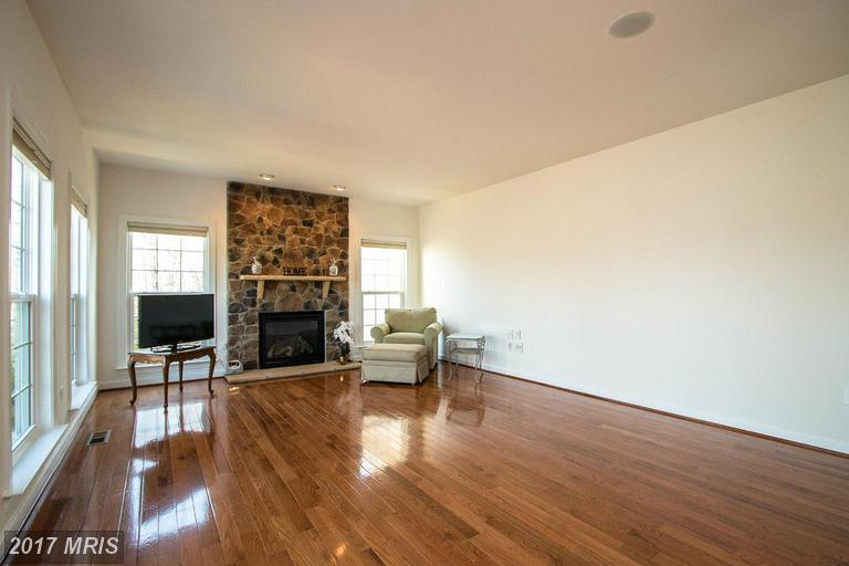 18 Puri Ln