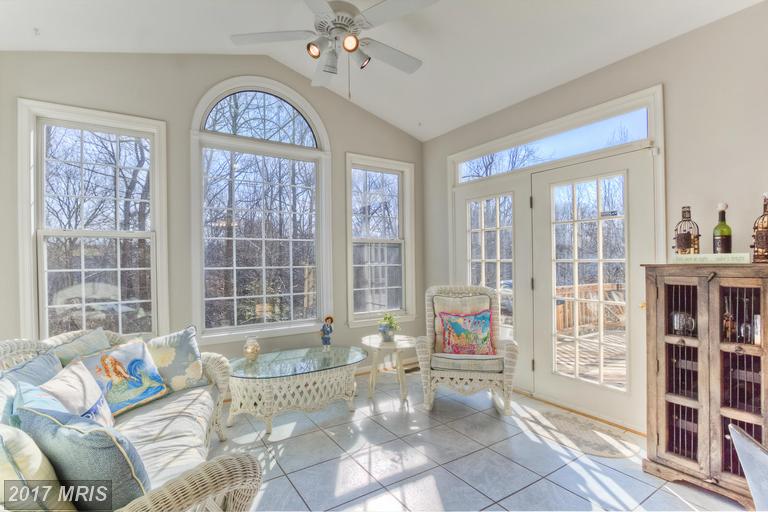 15 Lotus Ln