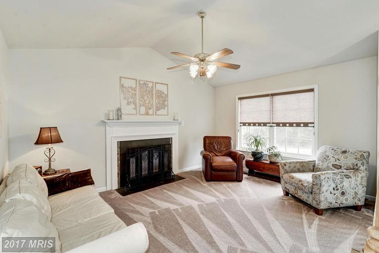 8 Roseville Ct