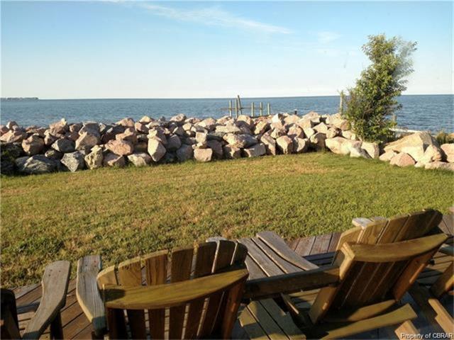 202 Riverside Dr