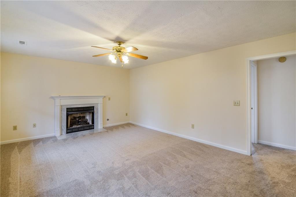 6260 Adams Hunt Dr