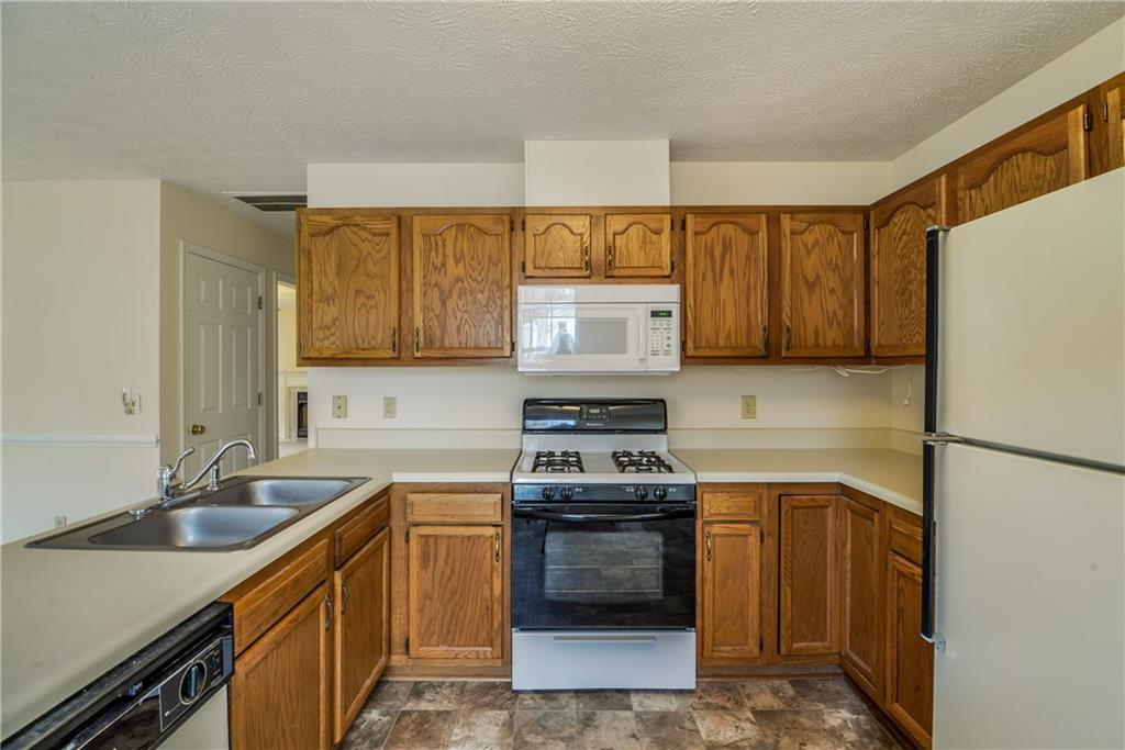 6260 Adams Hunt Dr