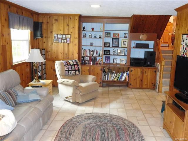 For Sale: 7727 Comanche Dr Richmond, VA 23225