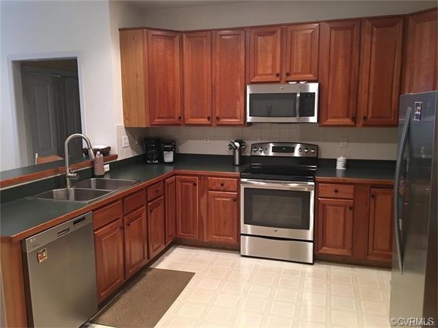 1900 Willow Cove Cir #1900