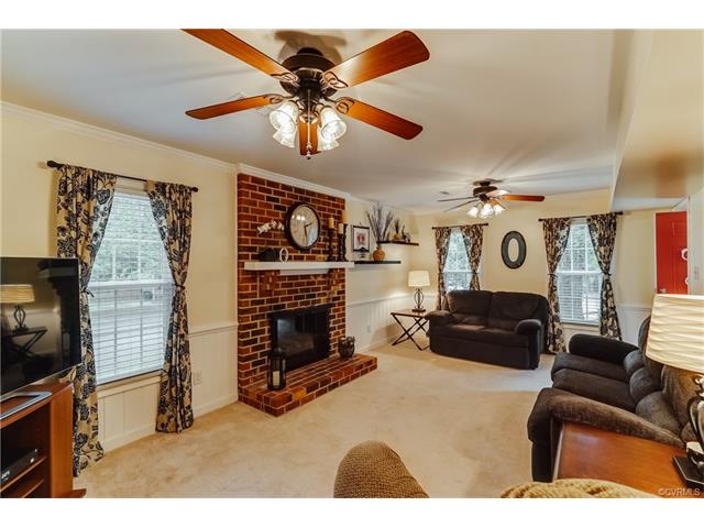 8600 Woodlake Dr