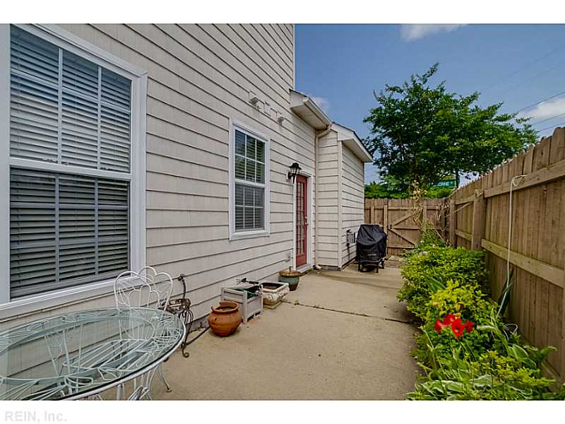 For Sale: 1535 Penton Mews Chesapeake, VA 23320