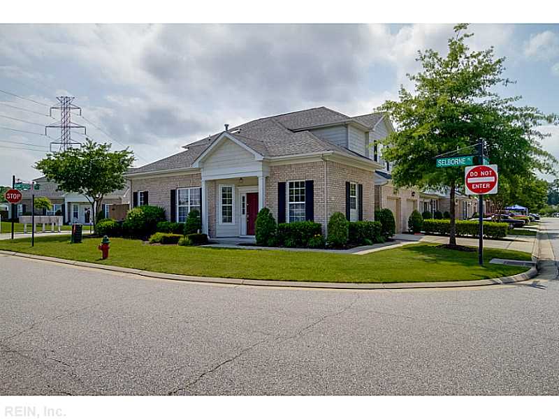 For Sale: 1535 Penton Mews Chesapeake, VA 23320