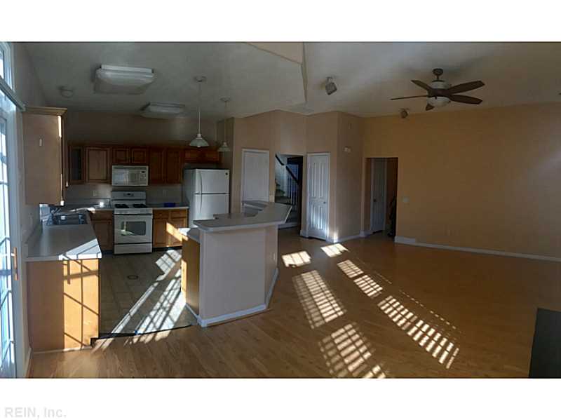 1126 Alexandria Ln