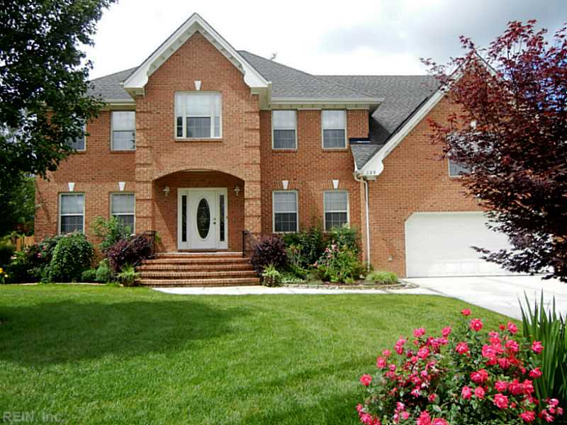 For Sale: 120 Avonlea Dr Chesapeake, VA 23322