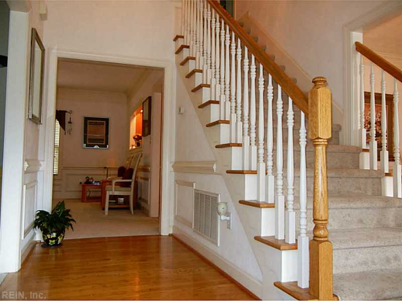 For Sale: 120 Avonlea Dr Chesapeake, VA 23322