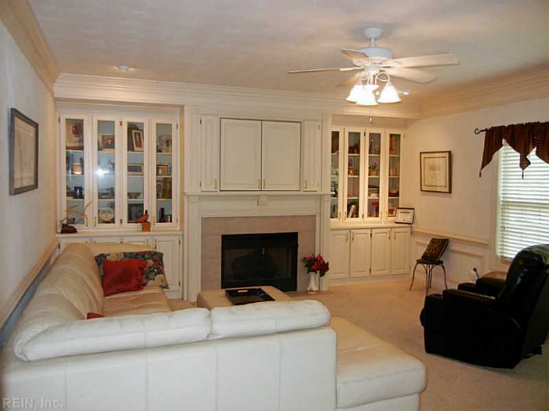 For Sale: 120 Avonlea Dr Chesapeake, VA 23322