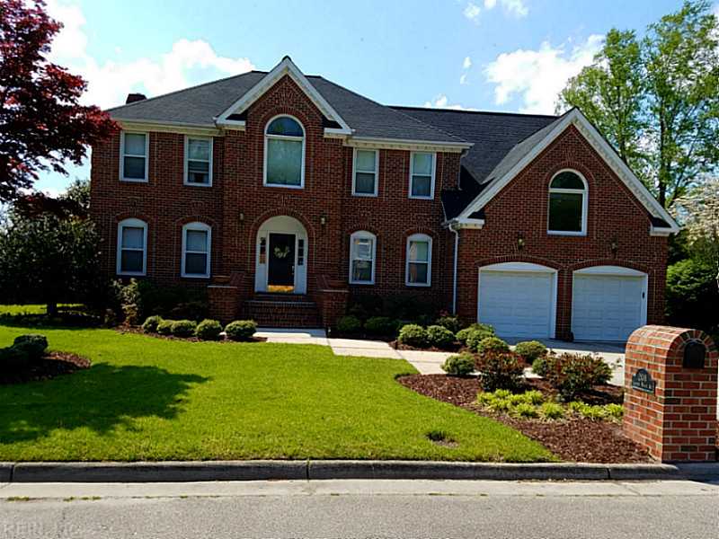 208 Golden Maple Dr