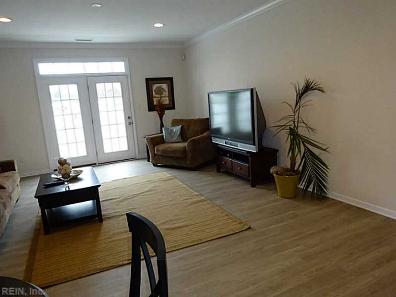 For Sale: 2840 Gavin Rd #APT 8 Chesapeake, VA 23323