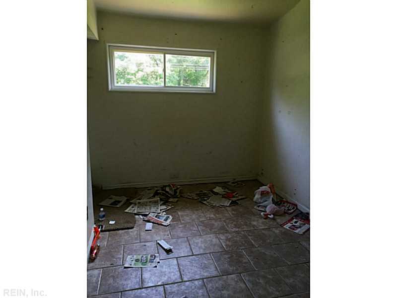 For Sale: 4302 Cromwell Ave Chesapeake, VA 23325