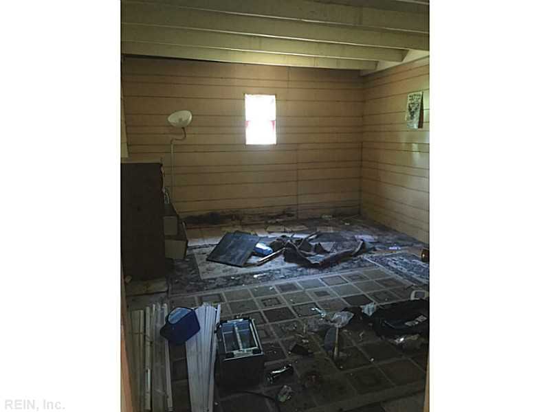 For Sale: 4302 Cromwell Ave Chesapeake, VA 23325