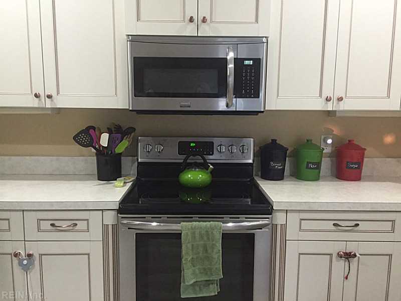 For Sale: 2016 Queens Point Dr #82 Suffolk, VA 23434